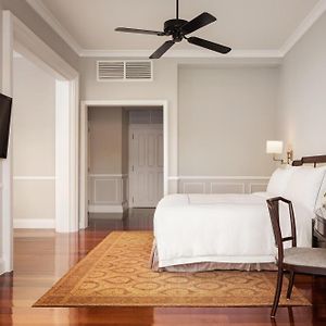 Suite Coloniale Lit King-Size